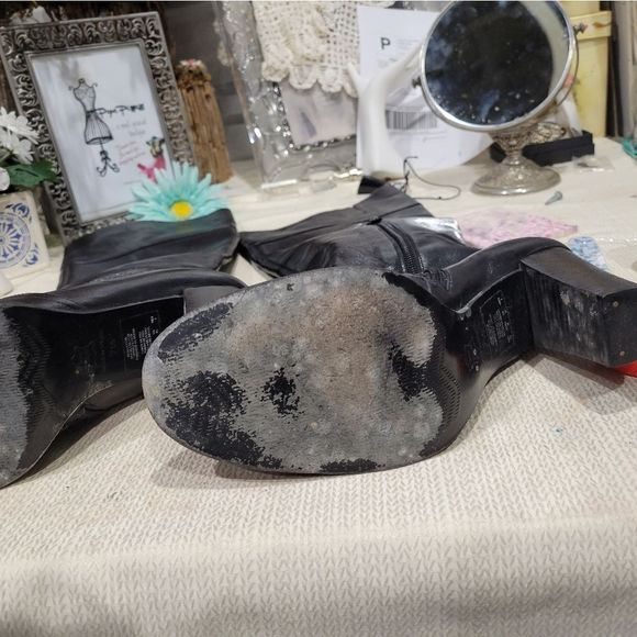 Genuine leather chunky heel boots 7.5 Tall Boots. - Picture 9 of 9